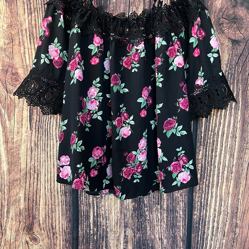 Floral Lace Off-Shoulder Top - Black